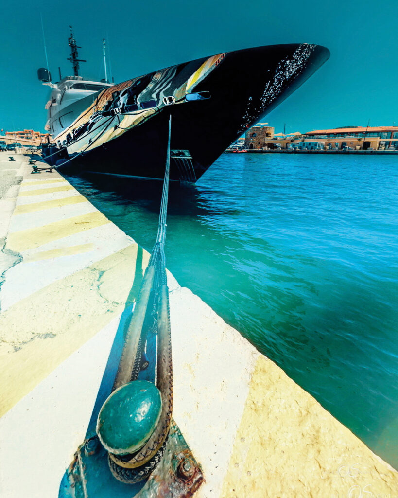SAINT-TROPEZ, Port d’ancrage des plus beaux Superyachts du monde