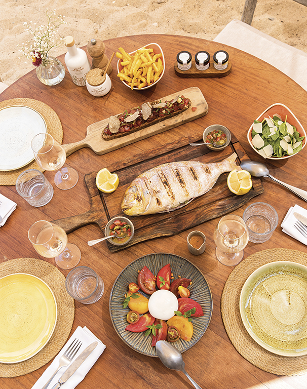 Pagre fraîchement pêché & ses assortiments maison par LES GRANIERS