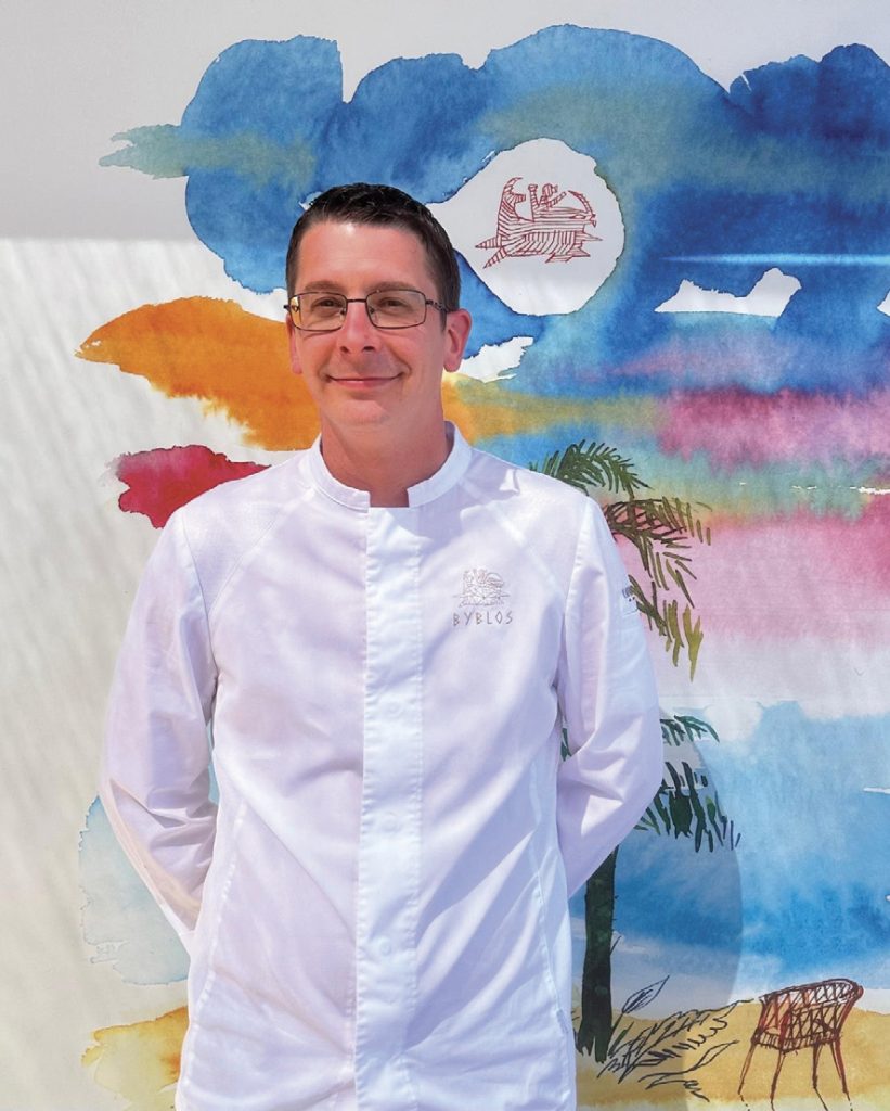 Allan Gonthier  le nouveau chef de Byblos Beach,  dévoile une carte élégante et ensoleillée en parfaite harmonie avec l’esprit de la plage.