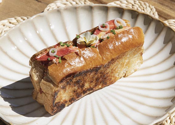 Le lobster roll gourmet